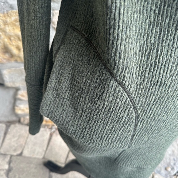 Lululemon Sweater - Picture 4 of 4
